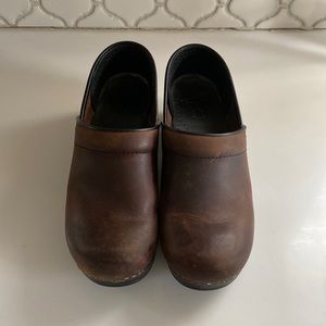 Dansko size 39 shoes